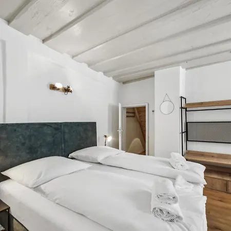 Neu Kapapart15 - 6 Schoene Fewos Mit Einbaukueche, Bad Und Balkon In Der Altstadt Auf Bambergs Insel Exterior photo